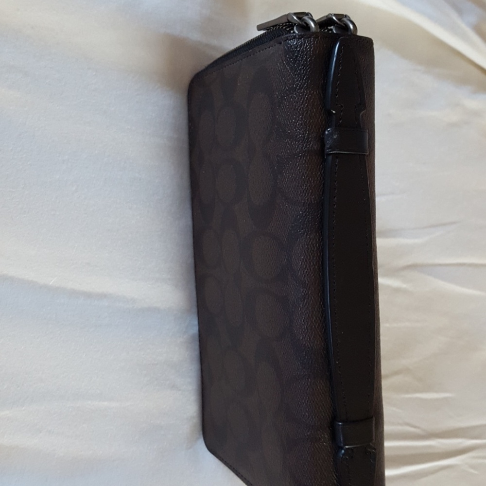 Authentic Coach Wallet - Picture 5 of 5